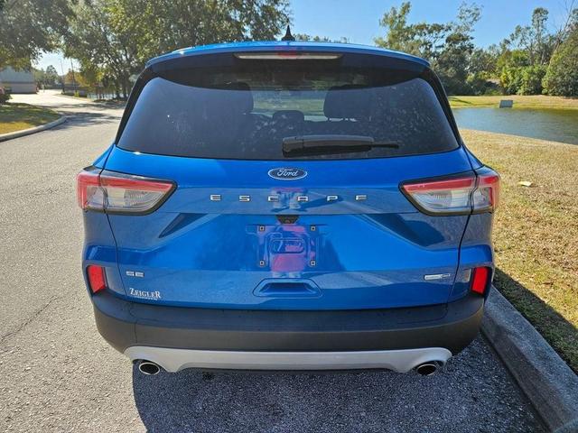 2020 ford escape se