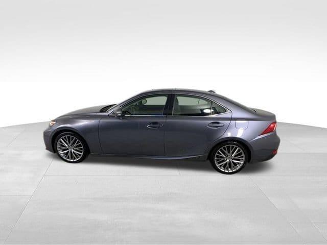 2016 lexus is 200t base