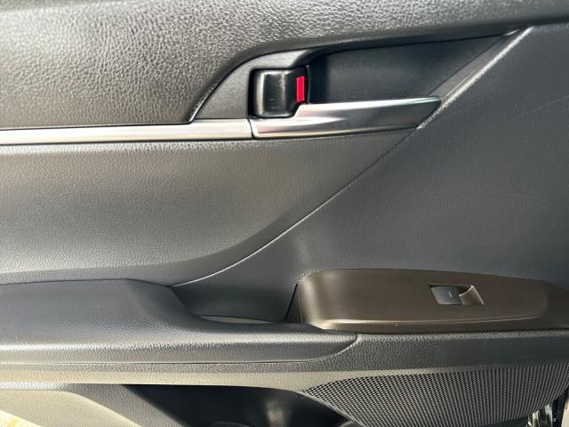 2022 toyota camry le