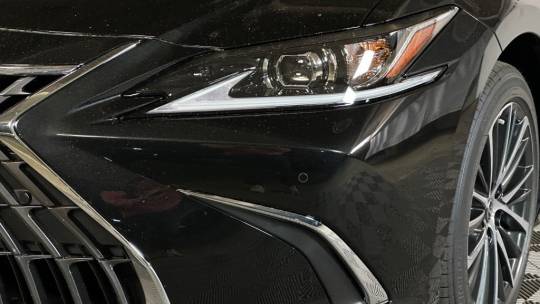 2025 Lexus ES
