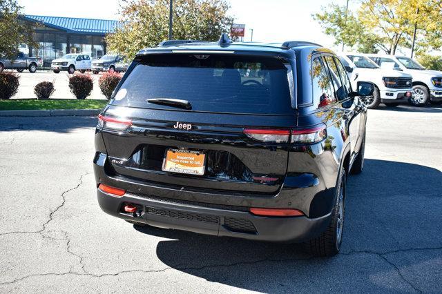 2022 jeep grand cherokee trailhawk