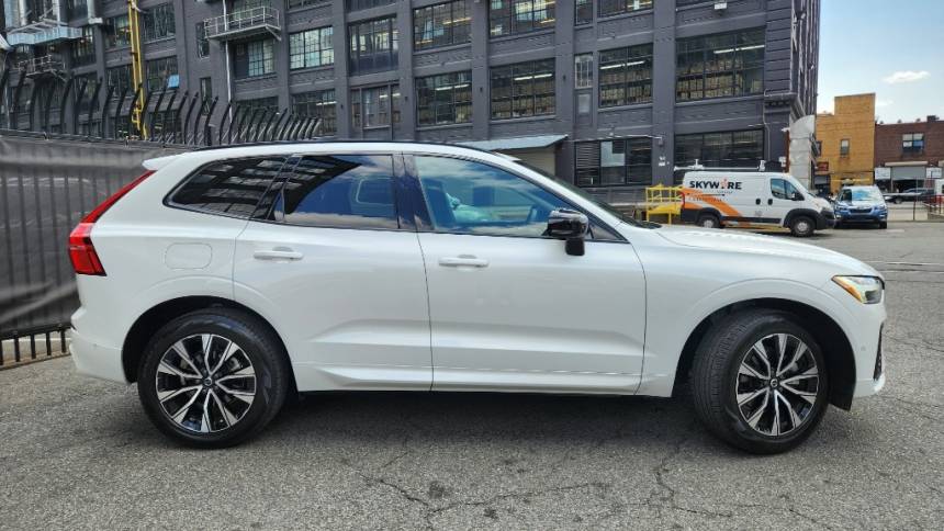 2022 volvo xc60 b5 momentum