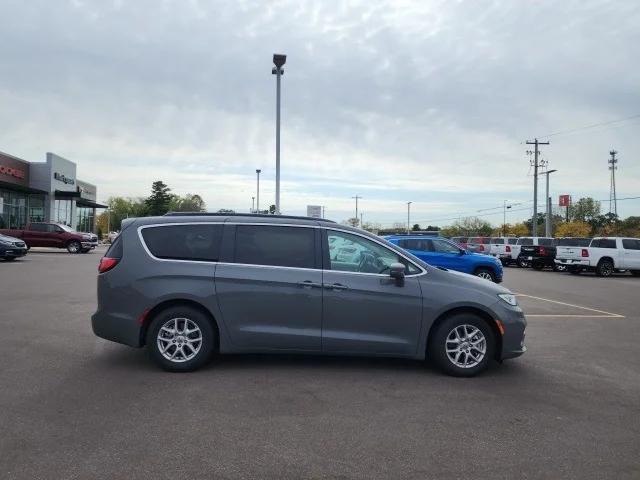 2022 chrysler pacifica touring l