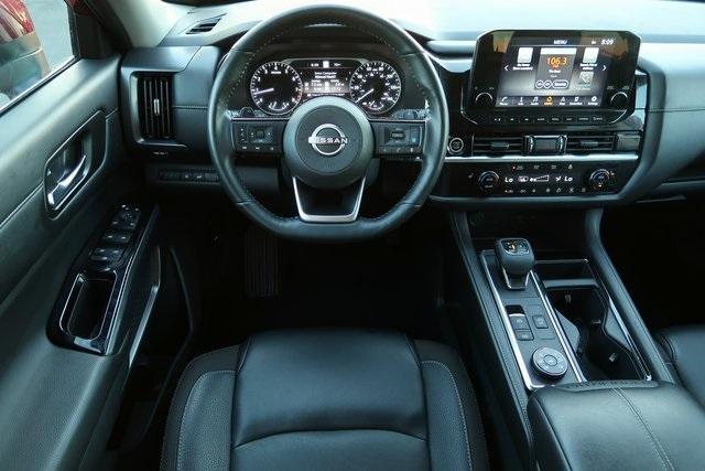 2023 nissan pathfinder sl