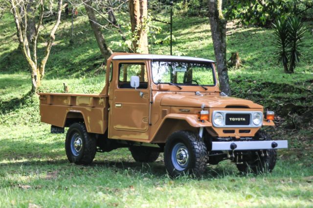 1985 land cruiser fj-45 9,652 miles yellow 4.2 liter in line 6 manual