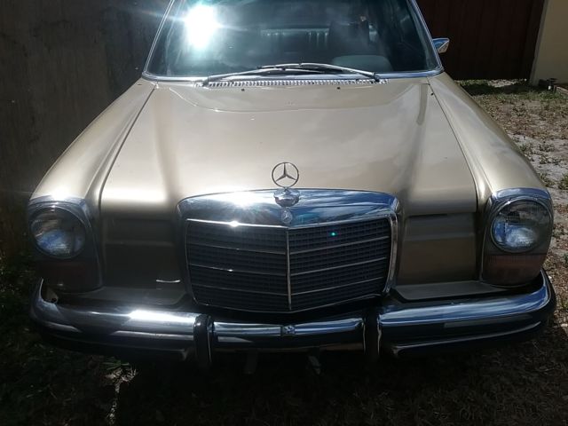 1971 mercedes benz w114 250c sunroof