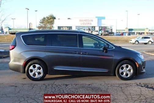 2017 chrysler pacifica touring-l plus in waukegan, illinois