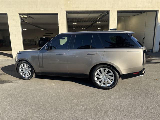 2023 land rover range rover p400 se