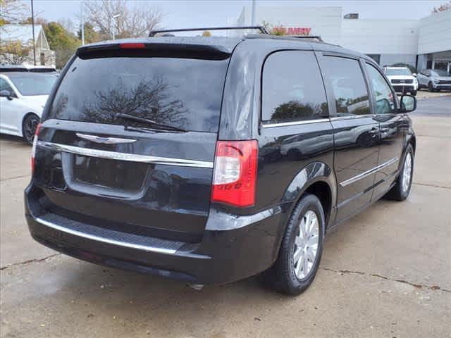2016 chrysler town & country touring