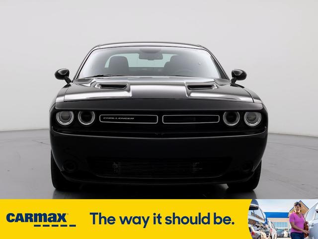 2018 dodge challenger sxt