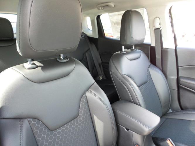 new 2019 jeep compass fwd latitude anderson, in 46013 for sale in anderson, indiana