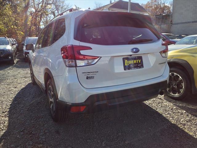 2022 subaru forester premium