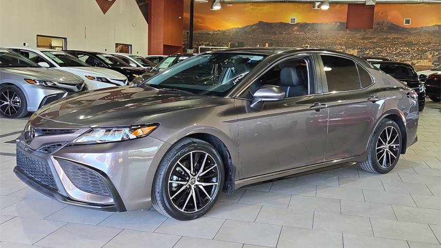 2021 toyota camry se
