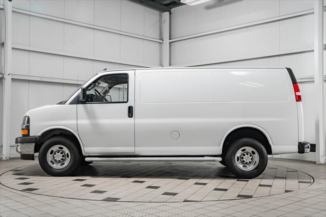 2022 chevrolet express 2500 rwd 2500 regular wheelbase wt