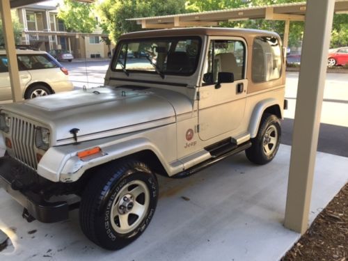 1992 jeep wrangler sahara sport utility 2-door 4.0l low miles! jurassic park!