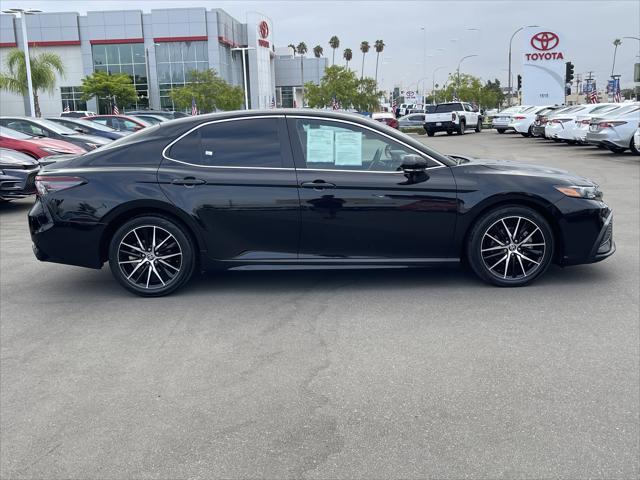 2022 toyota camry se