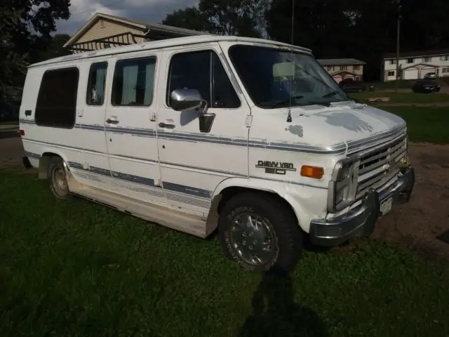 1987 chevrolet sports van g20 automatic 8 cylinder needs transmission bench/bed
