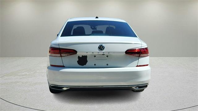 2021 volkswagen passat 2.0t se