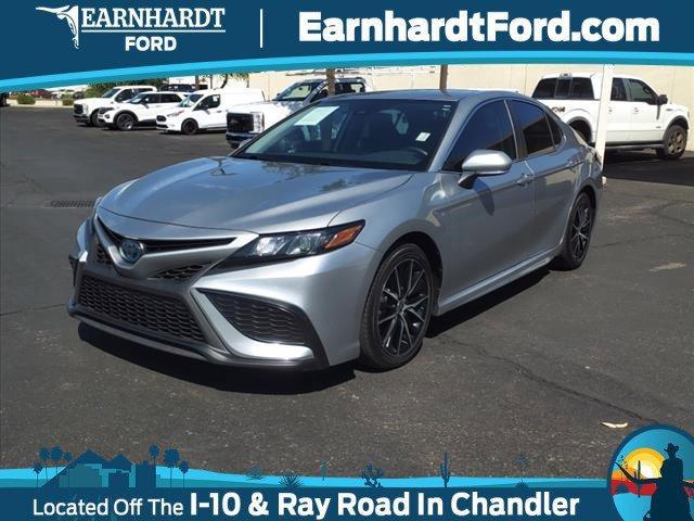 2022 toyota camry hybrid se