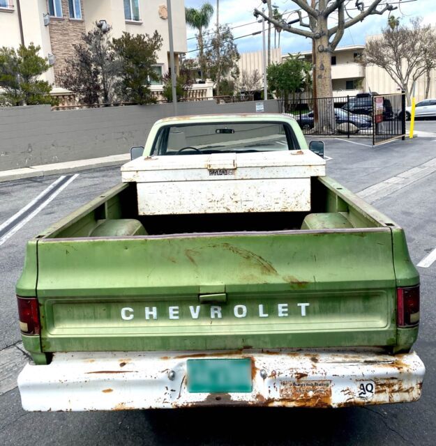 chevrolet c-10 c/k pickup 1500. 4x4. 4 speed. stick shift. square body