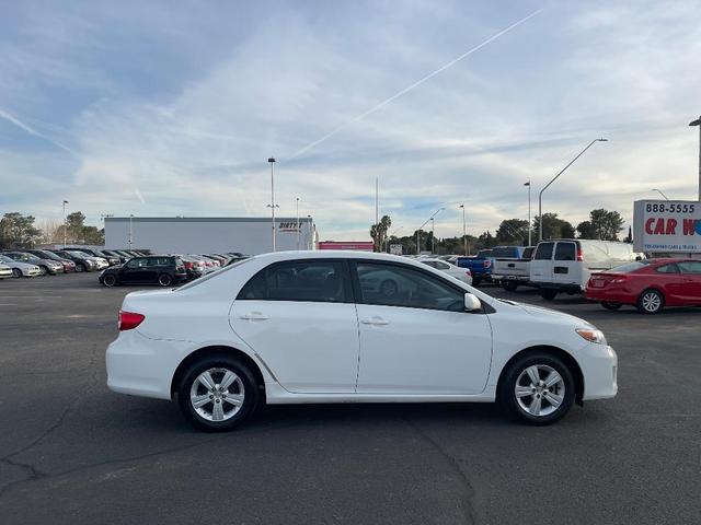 2011 toyota corolla le