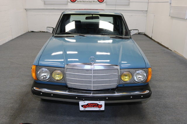1983 mercedes-benz 300d-t series