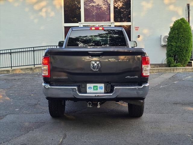 2022 ram 2500 big horn 4x4 4dr crew cab 8 ft. lb pickup