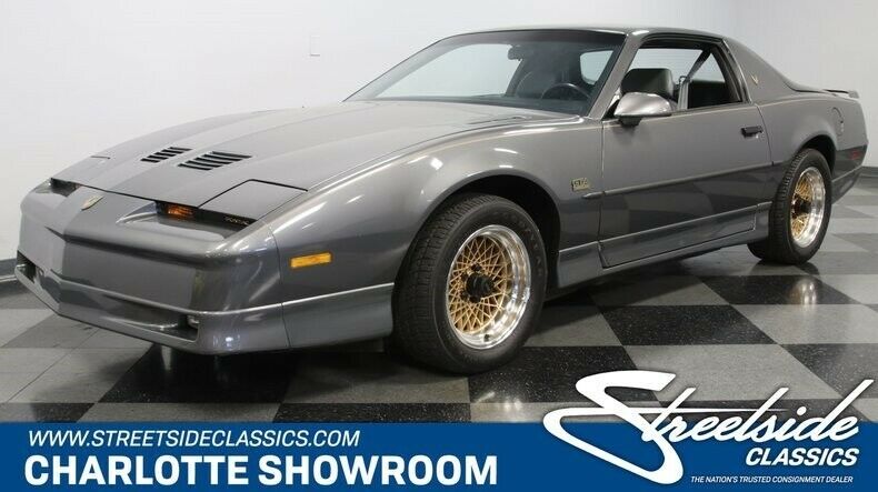 modern classic vintage flip up headlights low miles muscle car