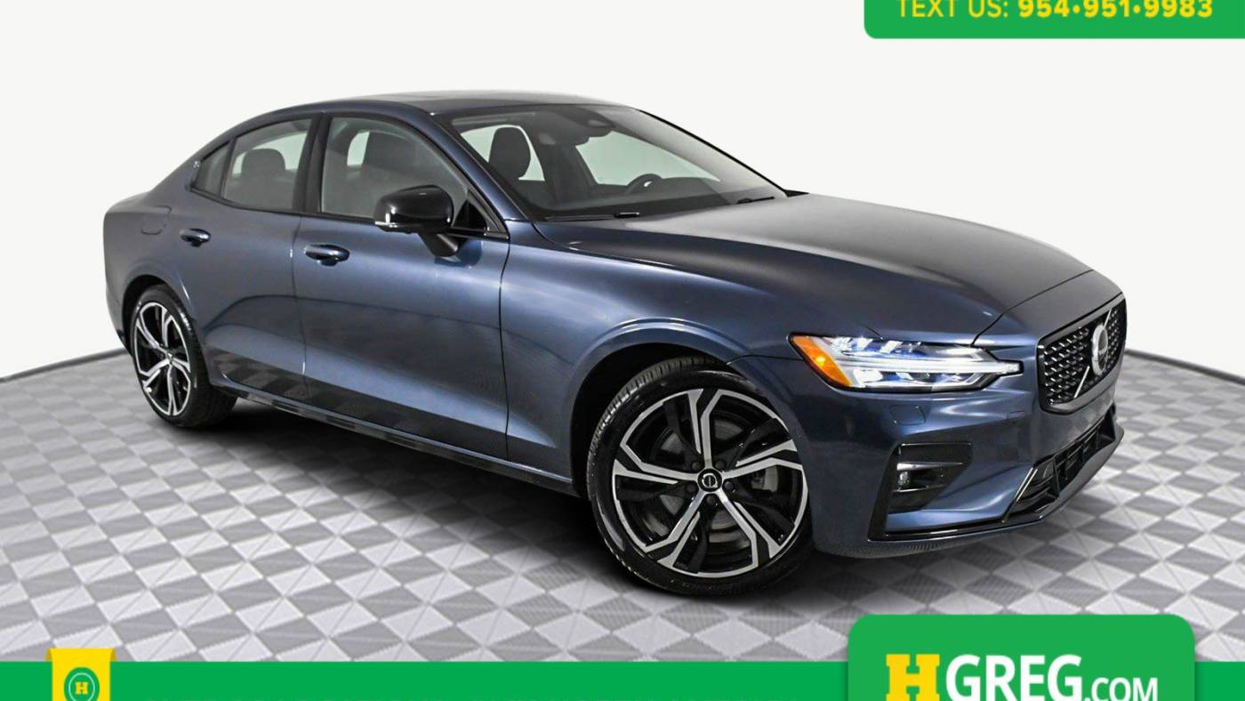 2024 volvo s60 b5 plus dark theme