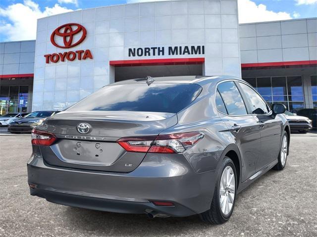 2024 toyota camry le