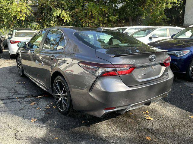 2022 toyota camry se