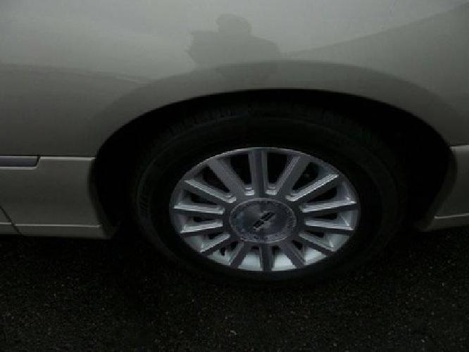 2004 lincoln town car 4dr sdn signature in heath, oh