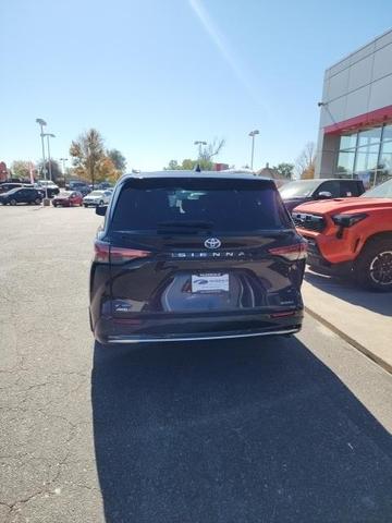 2021 toyota sienna limited