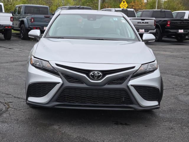 2022 toyota camry se