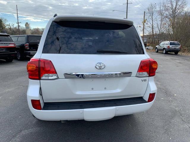 2015 toyota land cruiser v8