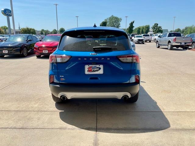 2021 ford escape se