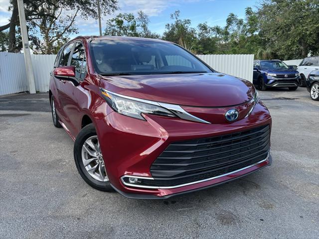 2022 toyota sienna xle 8 passenger