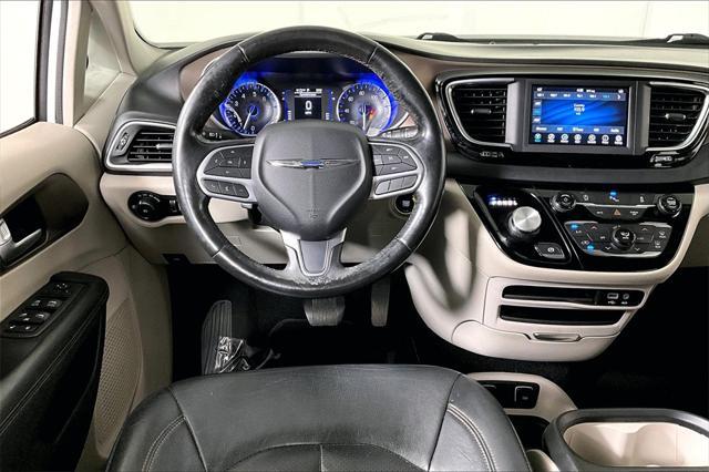 2019 chrysler pacifica touring l