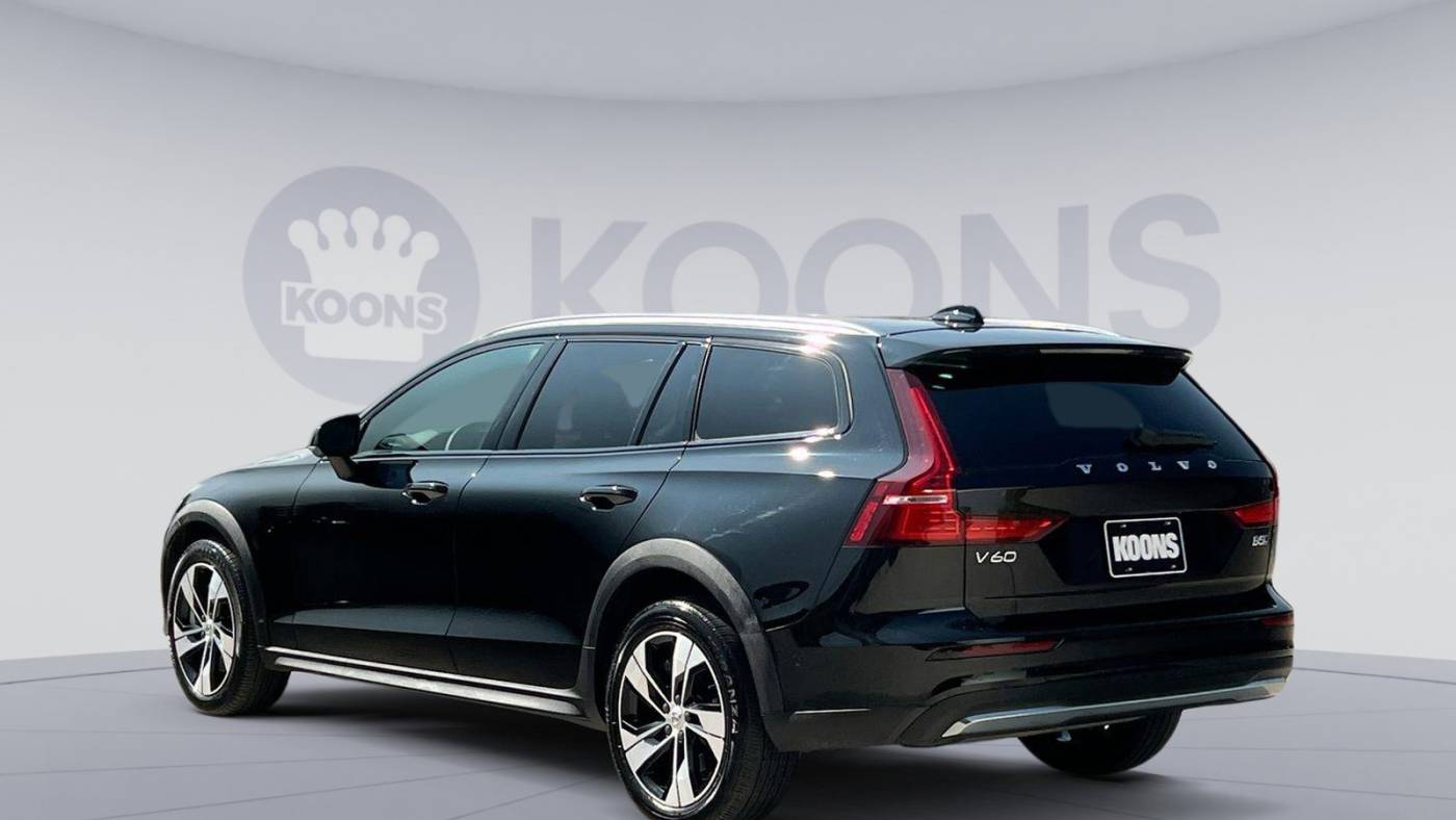 2023 volvo v60 cross country b5 plus