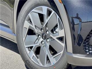 2024 Genesis GV60 standard