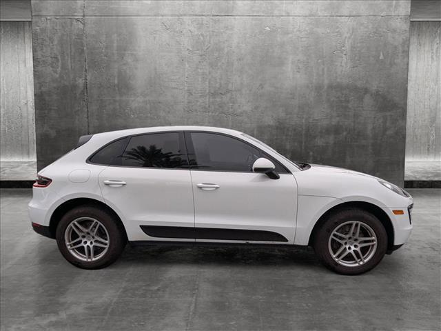 2018 porsche macan base