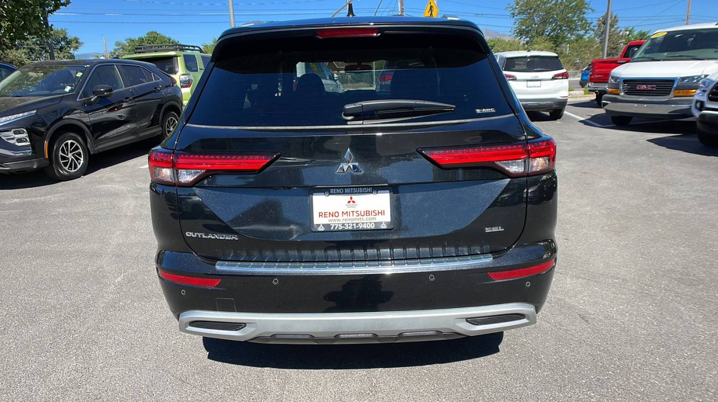 2022 mitsubishi outlander sel