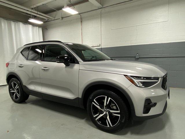 2024 volvo xc40 b5 core bright theme