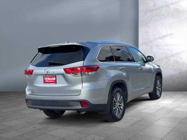 2018 toyota highlander se