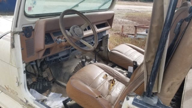 wrecked jeep wrangle for parts or rebuild