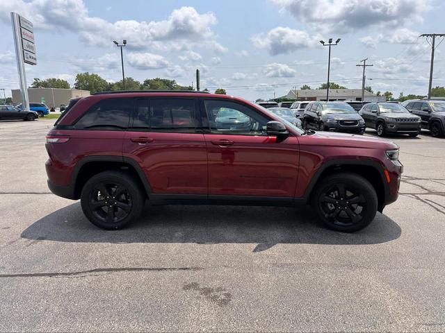 2022 jeep grand cherokee altitude
