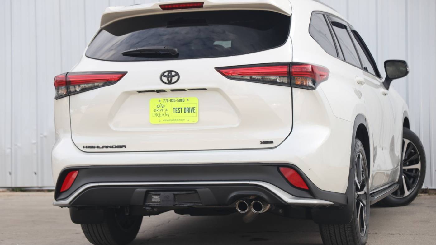 2021 toyota highlander xse