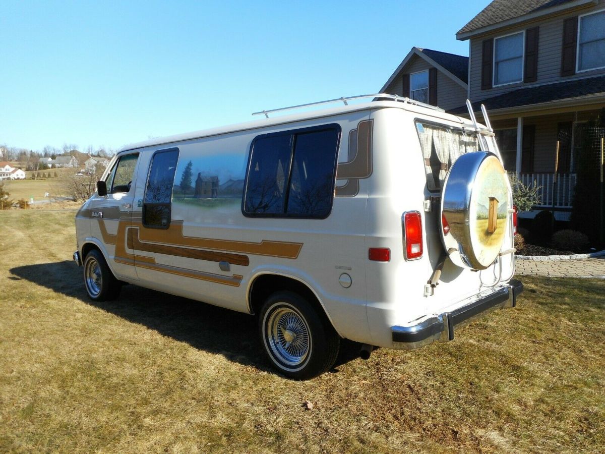 1981 dodge b-150 custom van 100% original, rust free, excellent condition