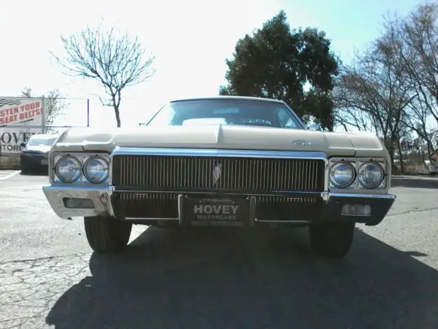 buick look at this one , one of the nicest one that i have seen ,runs and drives