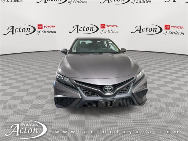 2022 toyota camry se